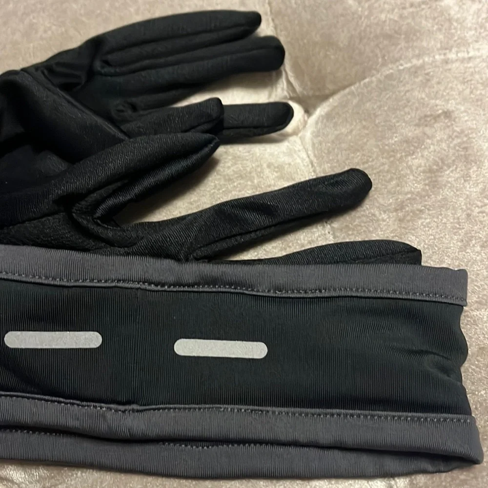 Nike dry women’s headband and glove set, size XS/S, new